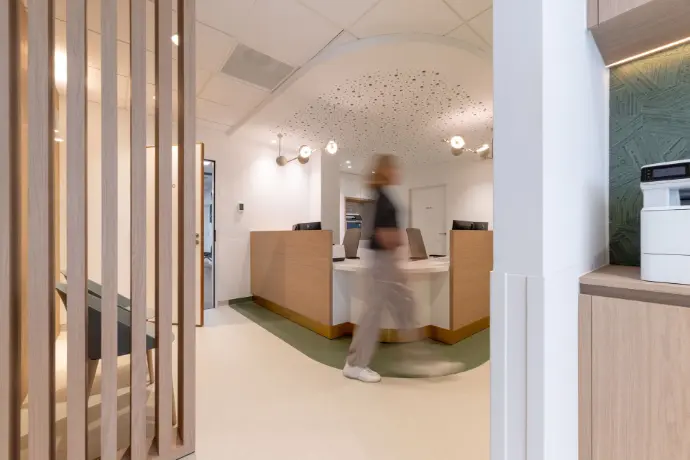 Overzicht van de heringerichte longartsenpraktijk met nieuwe flow